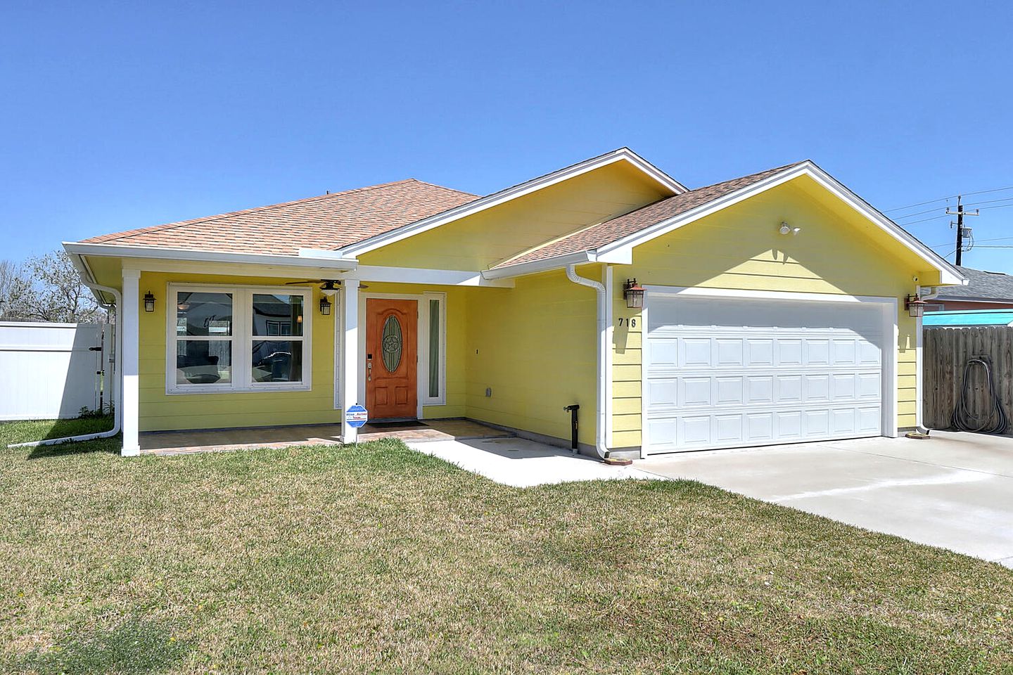 Delightful Seaside Cottage with Private Backyard in Rockport, Texas