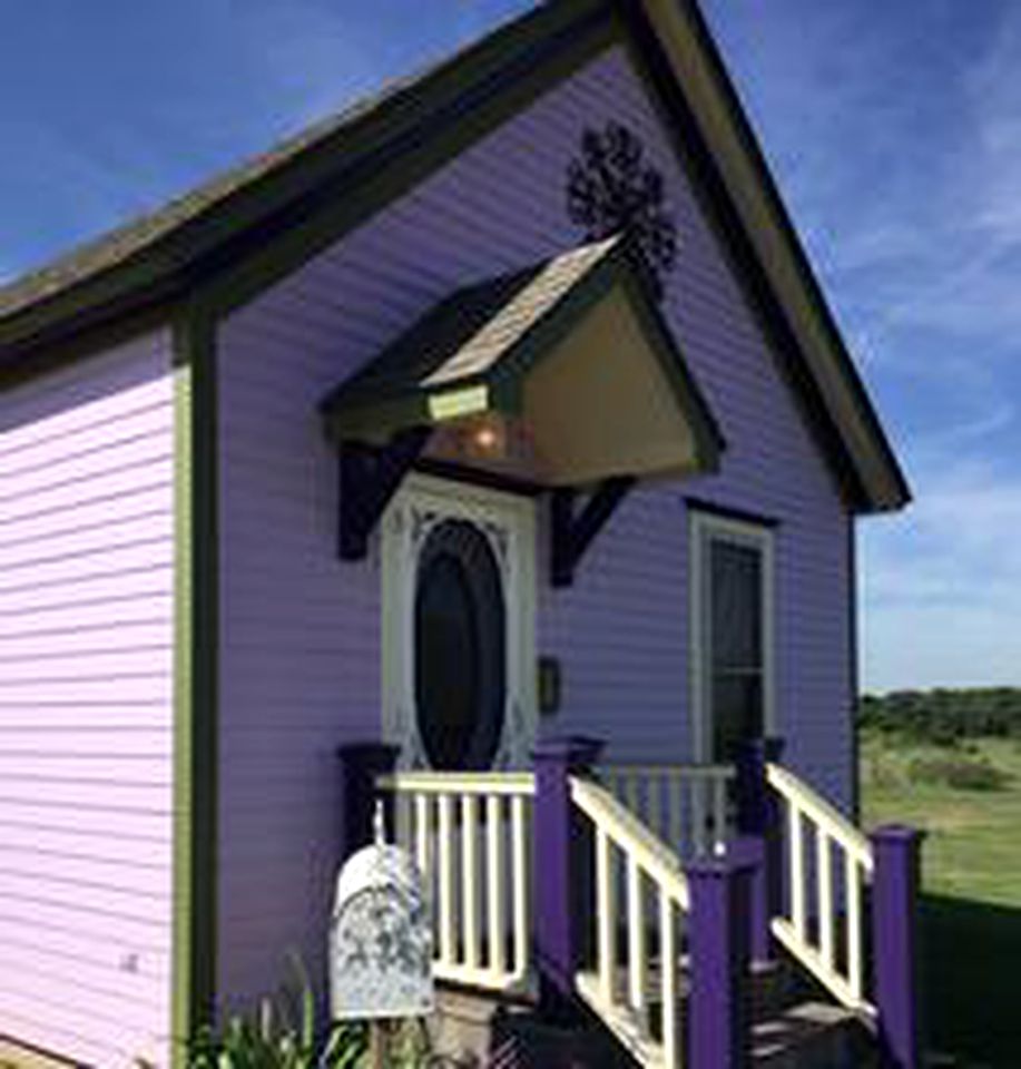 Charming Cottage Rental with Whirlpool Tub in Sharon, Oklahoma | Cottages (Sharon, Oklahoma, United States of America)
