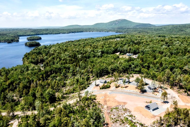 Cabins (United States of America, Sullivan, Maine)