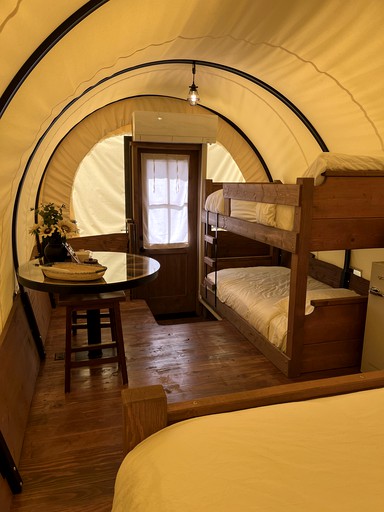 Caravans (United States of America, Lillington, North Carolina)