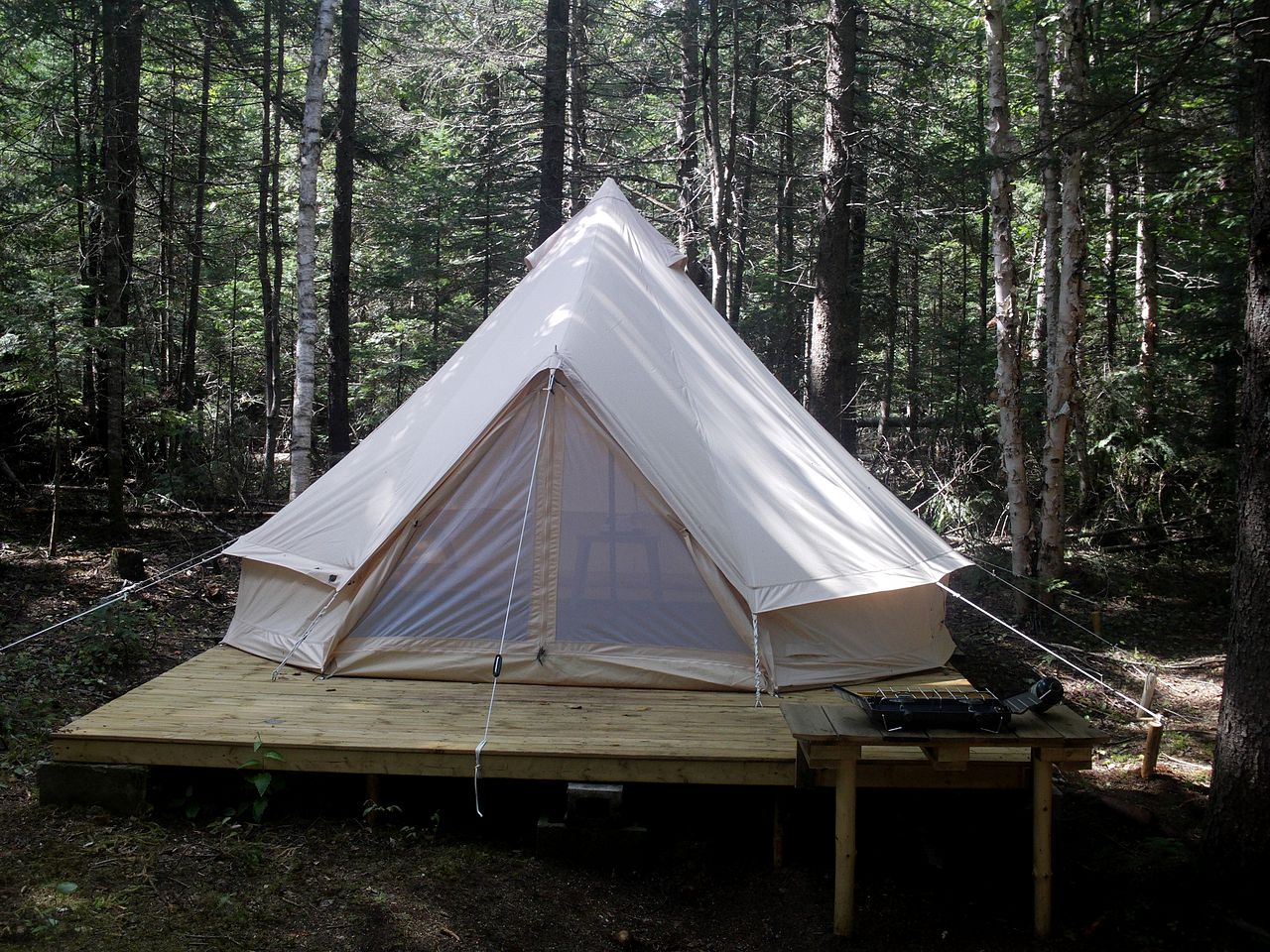 Safari Tents (Canada, Sainte Lucie des Laurentides, Quebec)