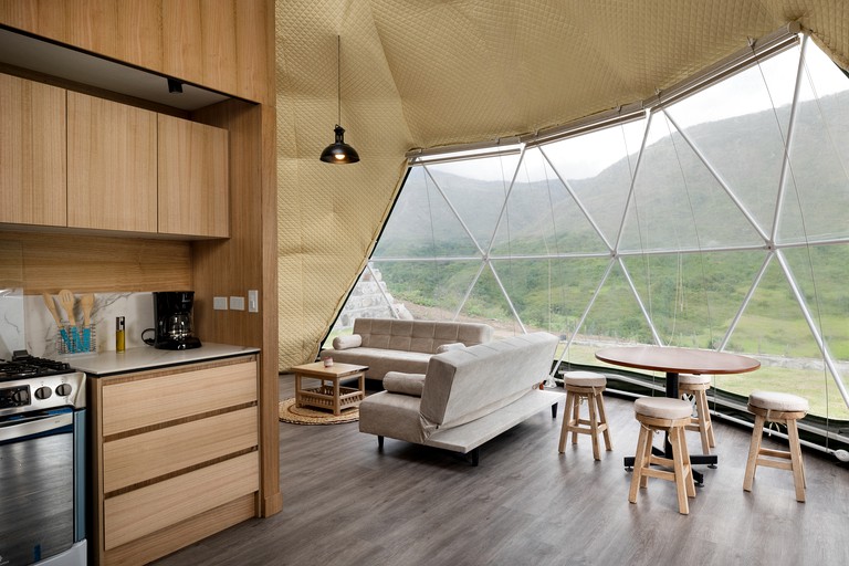 Domes (Ecuador, Peribuela, Imbabura)