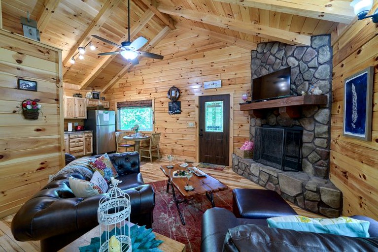 Log Cabins (United States of America, Logan, Ohio)