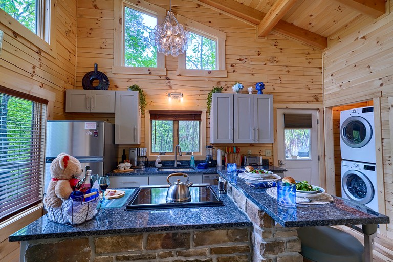 Log Cabins (United States of America, Logan, Ohio)