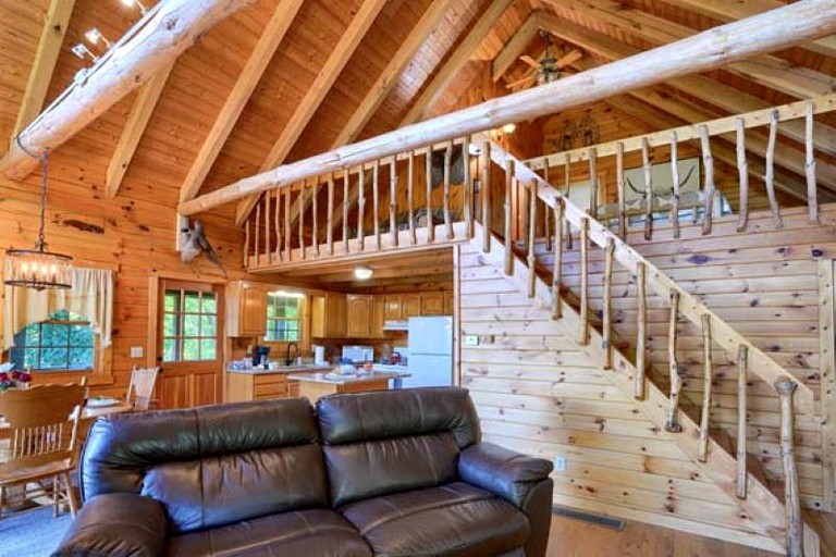 Log Cabins (United States of America, Logan, Ohio)