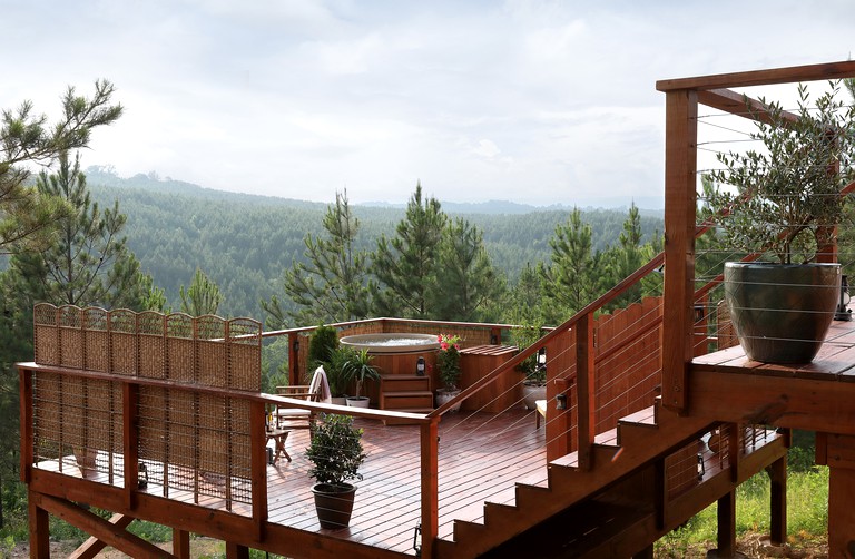 Stunning Glamping Rental with Hot Tub for Romantic Getaways to Georgia