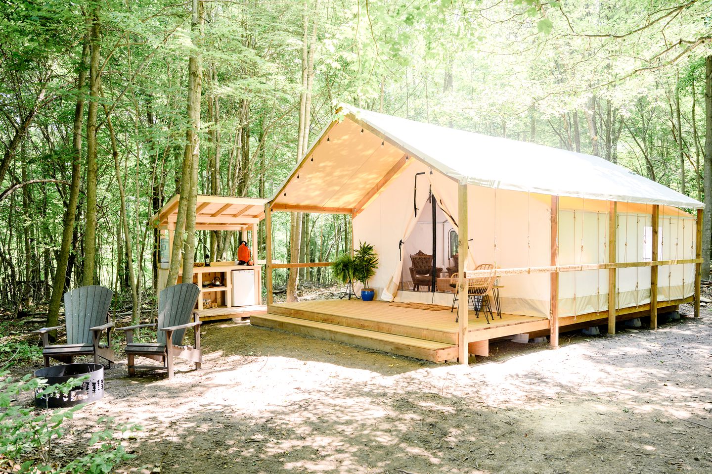 Breathtaking Equipped Safari Tent with Spectacular Design in Ontario