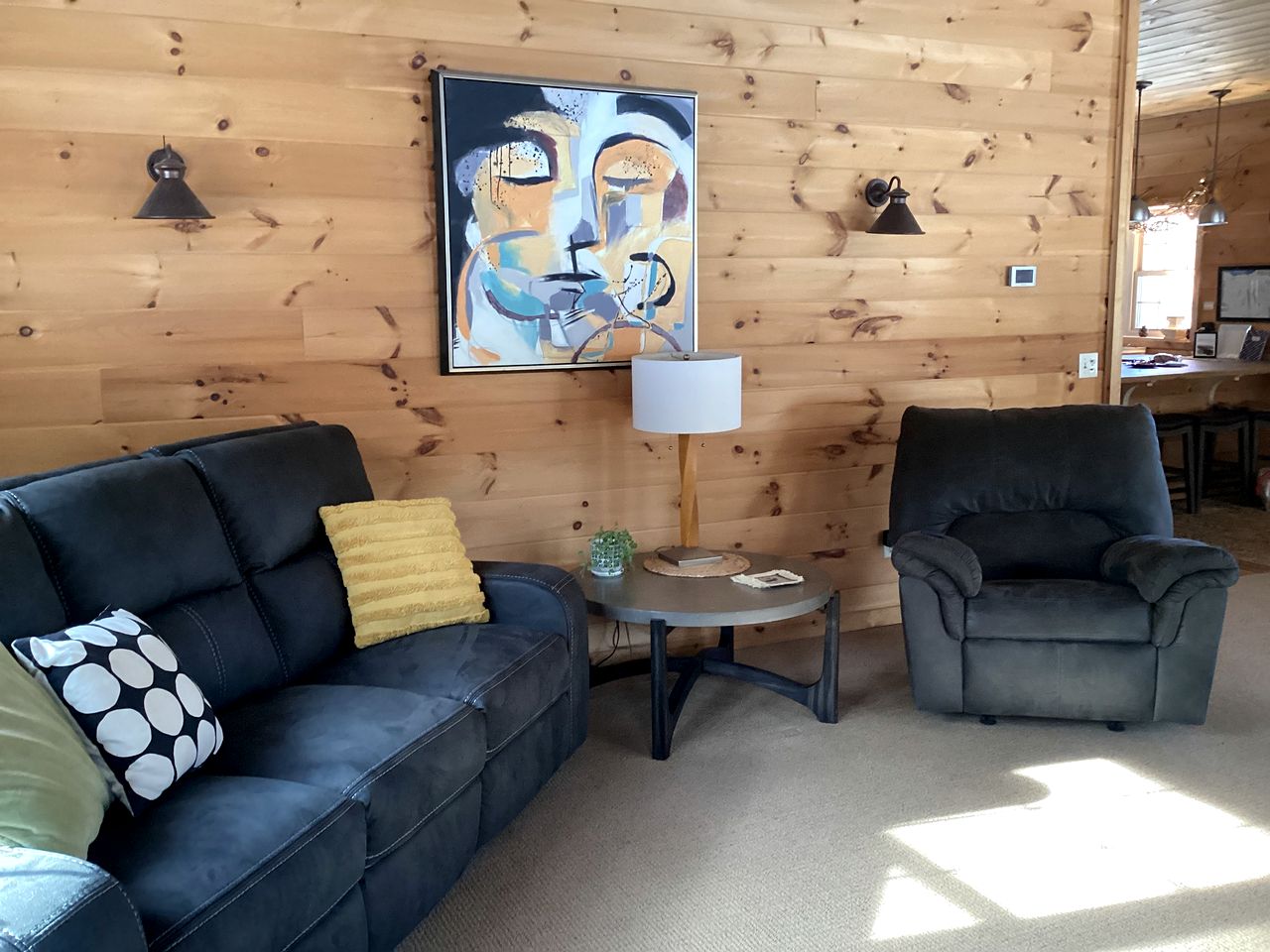Pristine and Cozy Cabin Rental Overlooking Pond near Rochester, New York