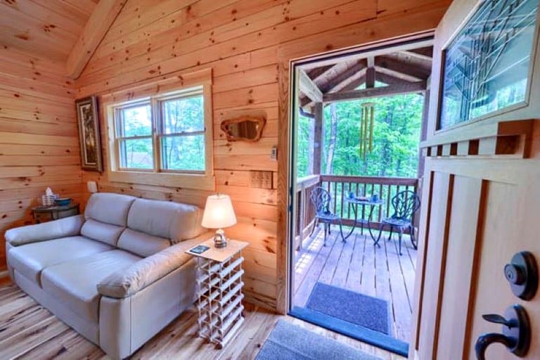 Cabins (United States of America, Logan, Ohio)