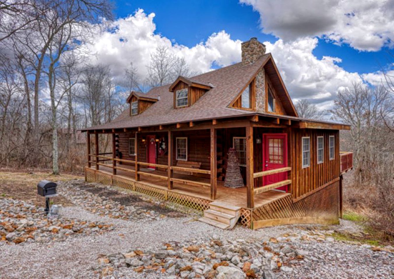 Wonderful Ohio Getaways in this Wonderful Cabin Rental with Hot Tub