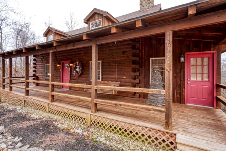 Cabins (United States of America, Logan, Ohio)