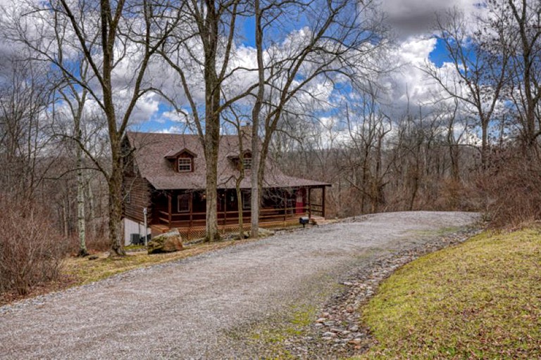 Cabins (United States of America, Logan, Ohio)