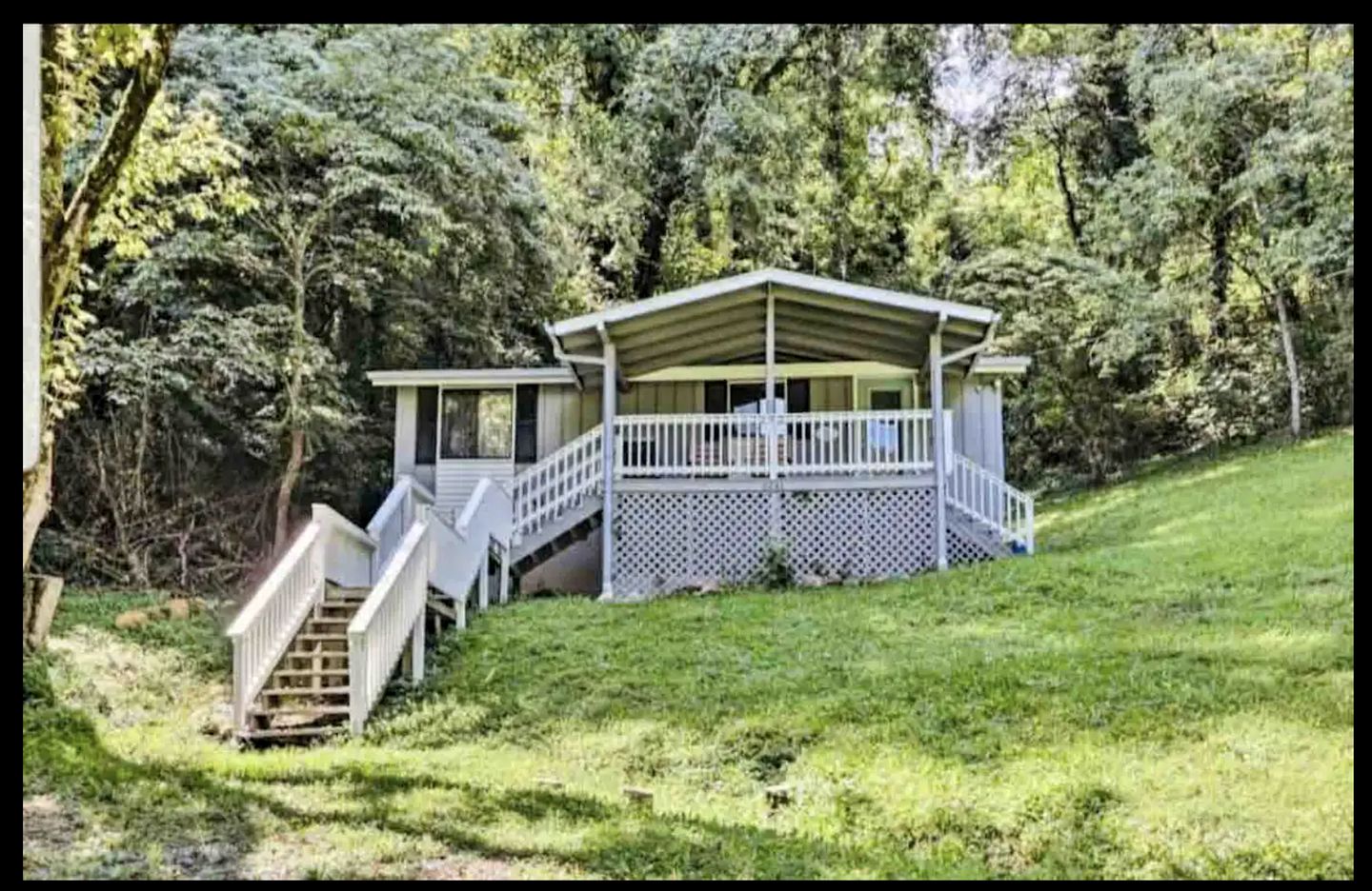 Charming Cabin Rental for 4 near Pigeon Forge and Gatlinburg, for Perfect Nature Getaways to Tennessee