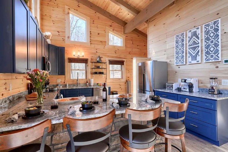 Cabins (United States of America, Logan, Ohio)