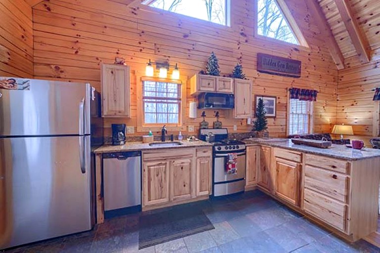 Cabins (United States of America, Logan, Ohio)