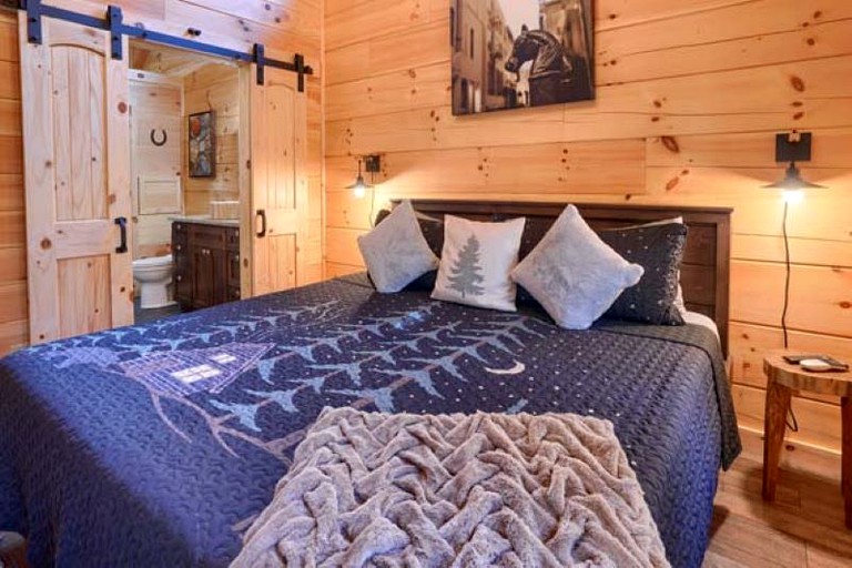 Cabins (United States of America, Logan, Ohio)