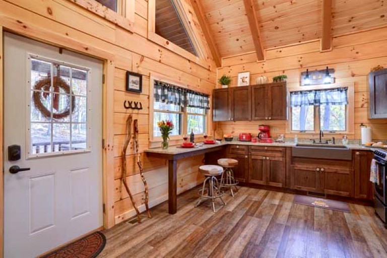 Cabins (United States of America, Logan, Ohio)