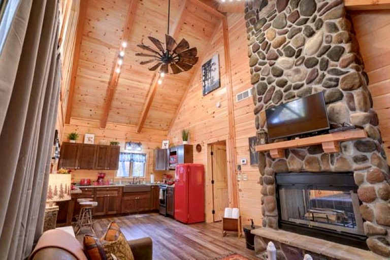 Cabins (United States of America, Logan, Ohio)