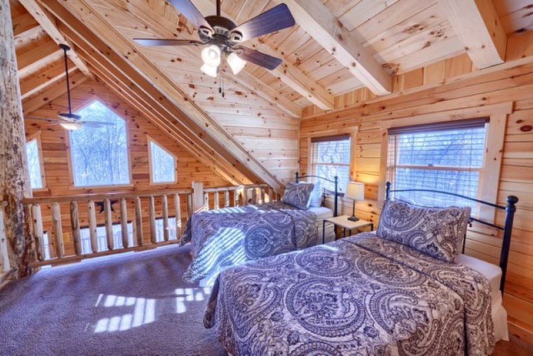 Cabins (United States of America, Logan, Ohio)