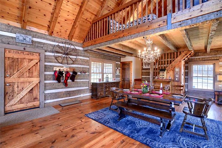 Cabins (United States of America, Logan, Ohio)