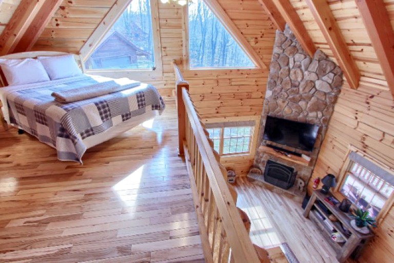 Cabins (United States of America, Logan, Ohio)