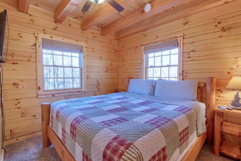 Cabins (United States of America, Logan, Ohio)