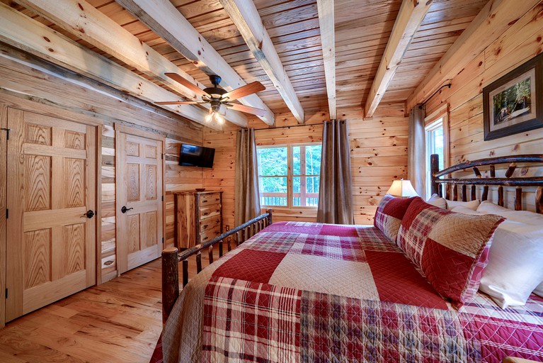 Cabins (United States of America, Logan, Ohio)