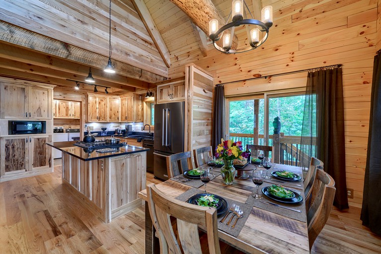 Cabins (United States of America, Logan, Ohio)