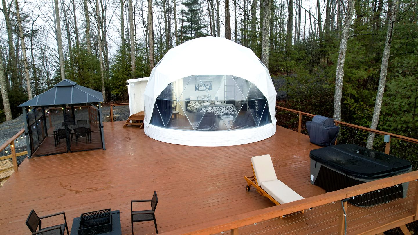 Domes (United States of America, Hartford, Tennessee)