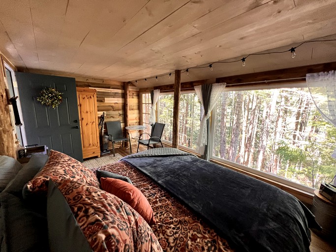 Cabins (United States of America, Hoodsport, Washington)