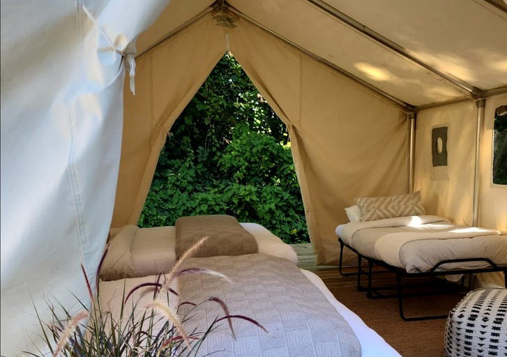 Safari Tents (Canada, Tsawwassen, British Columbia)