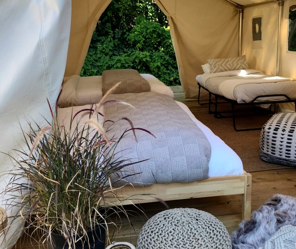 Safari Tents (Canada, Tsawwassen, British Columbia)