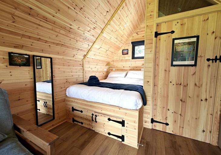 Cabins (United Kingdom, Laughton, East Sussex)