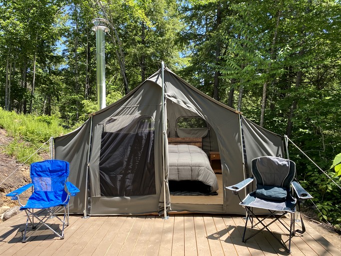 Tented Cabins (United States of America, East Wakefield, New Hampshire)