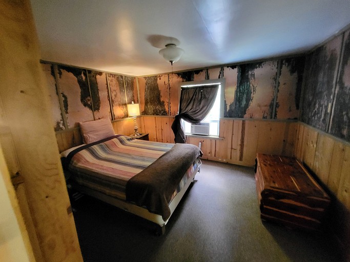 Cabins (United States of America, Compton, Arkansas)