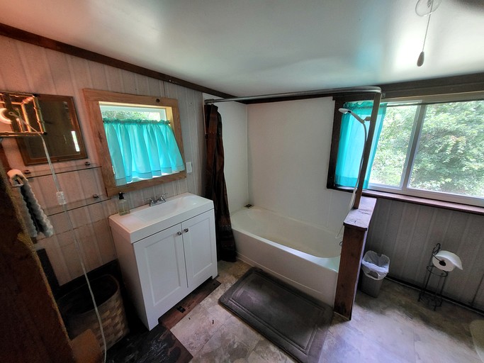 Cabins (United States of America, Compton, Arkansas)