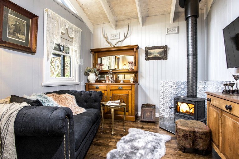 Stylish Rural Cottage with Amazing Hiking Trails in Victoria