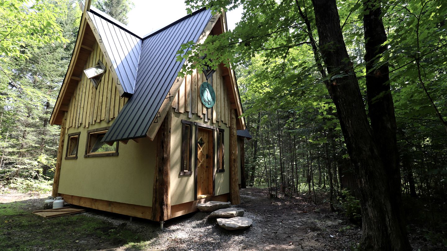 Unique Viking Style Cabin Comfy for Small Groups in Quebec