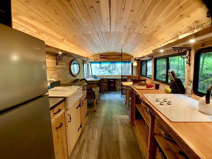 Tiny Houses (Canada, Gray Creek, British Columbia)