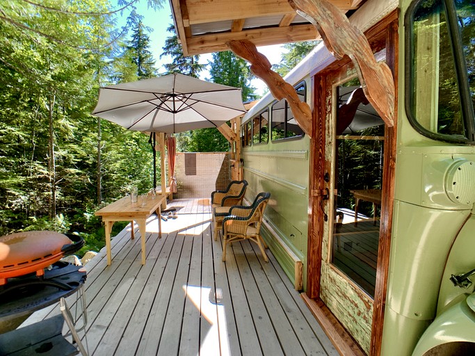 Tiny Houses (Canada, Gray Creek, British Columbia)