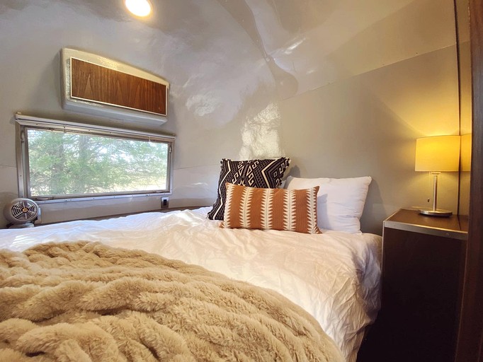 Airstreams (United States of America, Bristol, Texas)