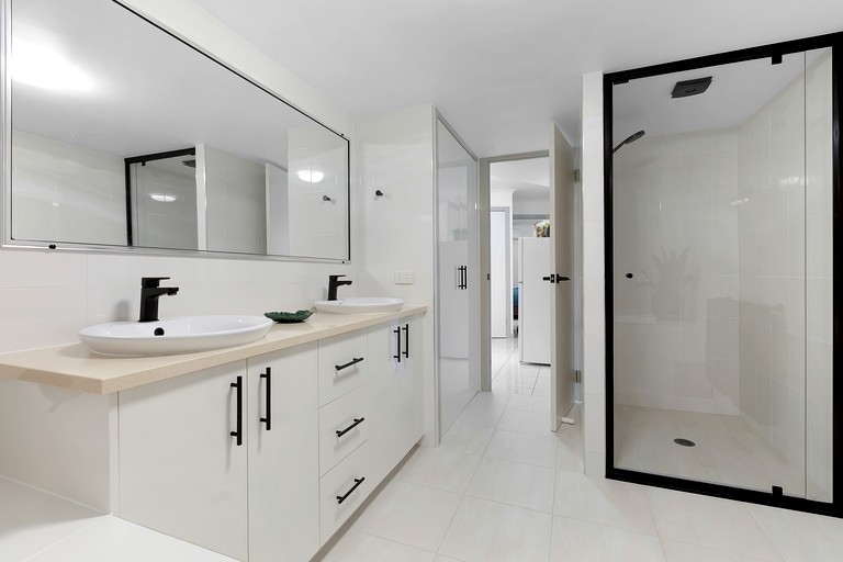 Designer Rentals (Australia, Jubilee Pocket, Queensland)