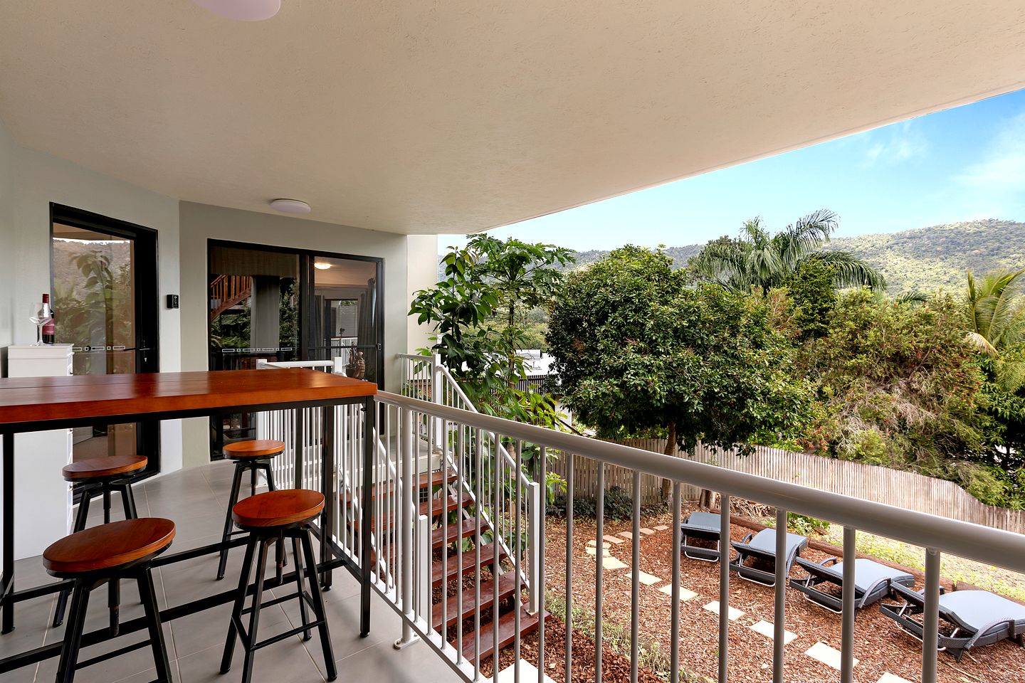 Chic Romantic Rental Perfect for a Secluded Couples Retreat in Queensland
