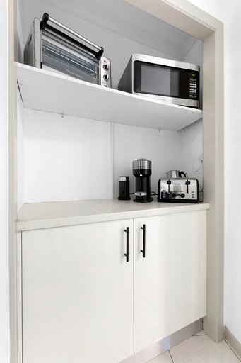 Designer Rentals (Australia, Jubilee Pocket, Queensland)