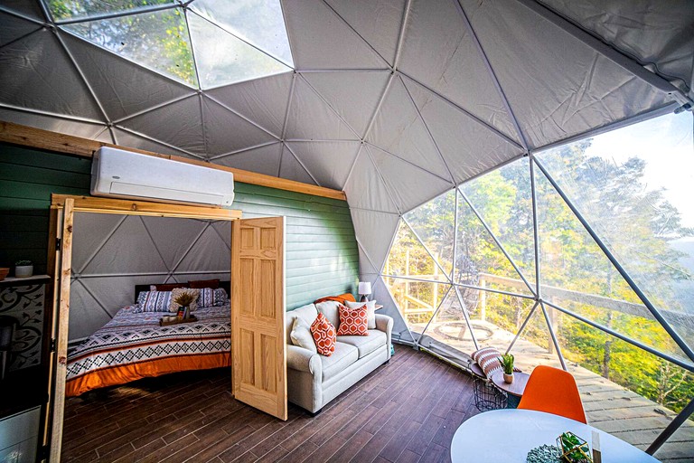 Domes (United States of America, Altamont, Tennessee)