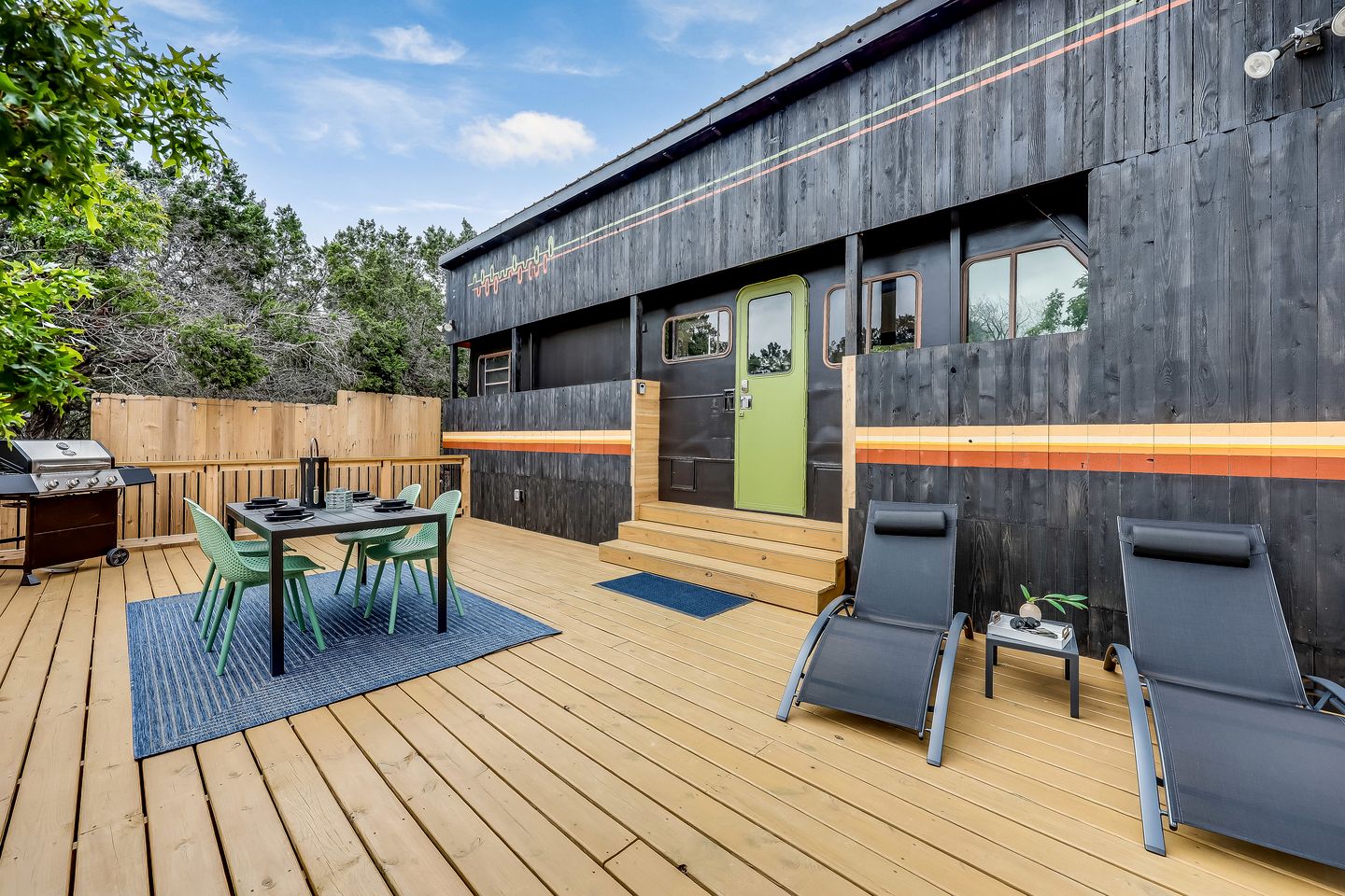 Unique Tiny House with Hot-tub, Fire Pit and Hiking Trail in Leander, Texas