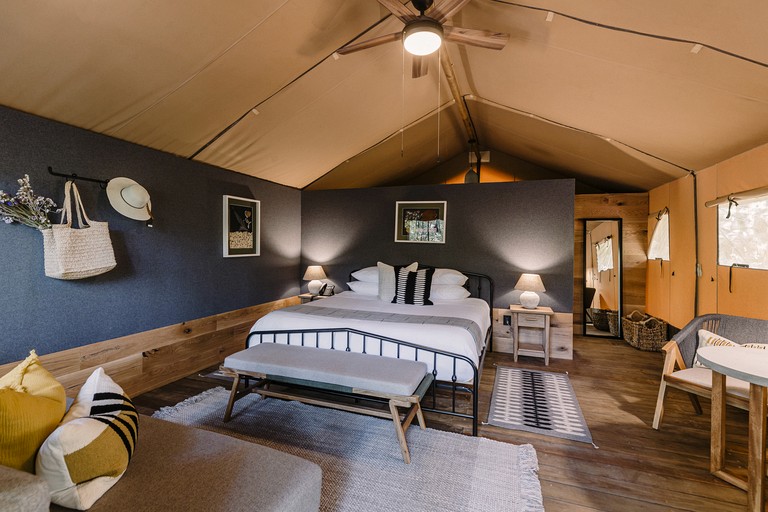 Safari Tents (Mexico, Valle de Bravo, State of Mexico)