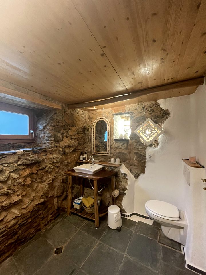 Quiet Rustic Studio with Warm and Relaxed Atmosphere in Faro District, Portugal