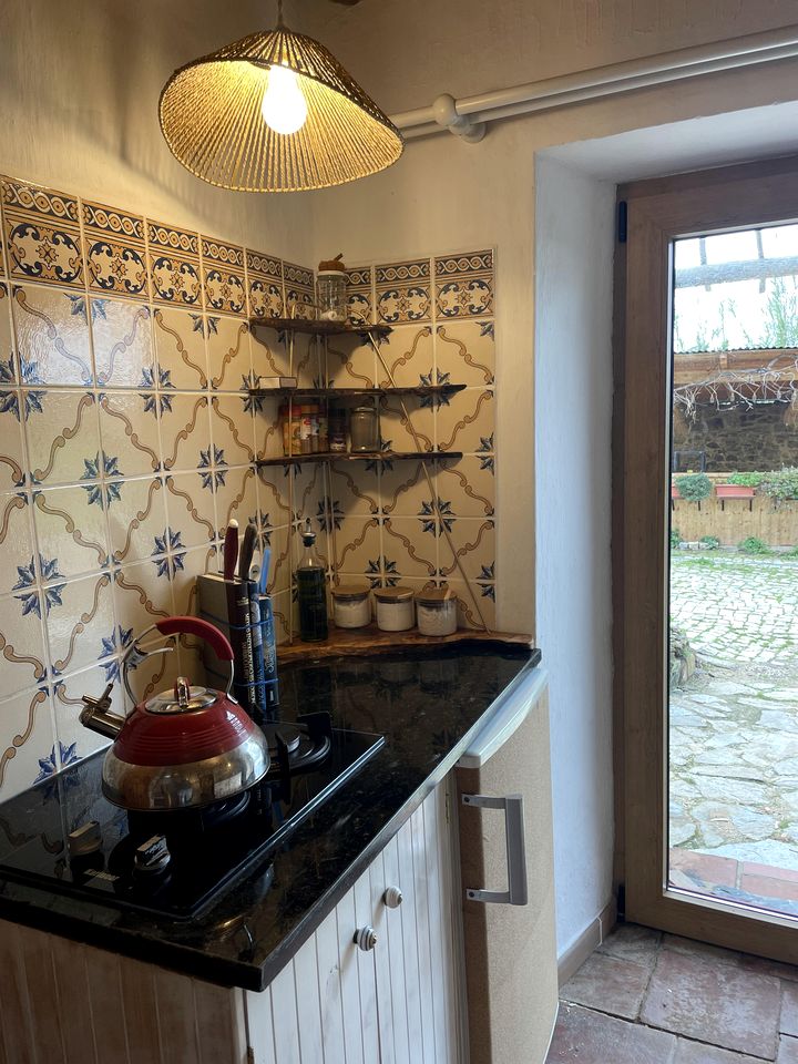 Quiet Rustic Studio with Warm and Relaxed Atmosphere in Faro District, Portugal