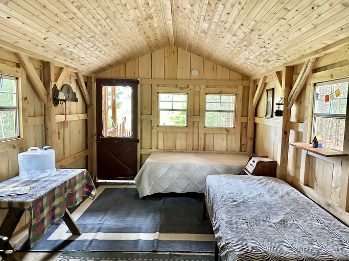 Cabins (United States of America, Barton, Vermont)